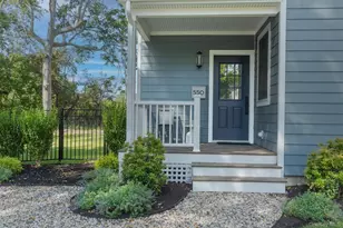 550 Madison Ave, Greenport, NY 11944 - Photo 3