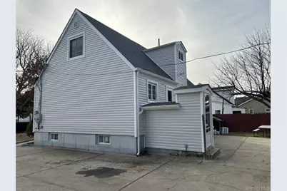 49 Doolittle Street, Brentwood, NY 11717 - Photo 5