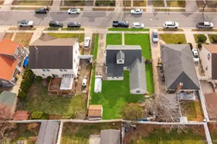 225 Windsor Pkwy, Hempstead, NY 11550 - Photo 29