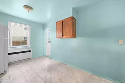 225 Windsor Parkway, Hempstead, NY 11550 - Photo 5