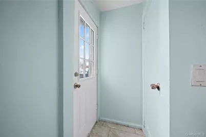 225 Windsor Parkway, Hempstead, NY 11550 - Photo 17