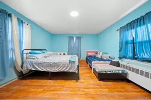 225 Windsor Pkwy, Hempstead, NY 11550 - Photo 9