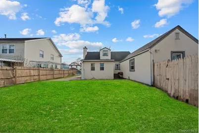 225 Windsor Parkway, Hempstead, NY 11550 - Photo 23