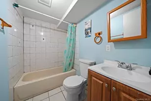 225 Windsor Pkwy, Hempstead, NY 11550 - Photo 19