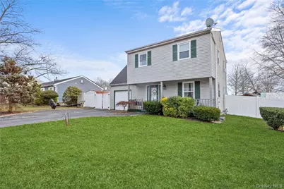 37 Okane Street, Central Islip, NY 11722 - Photo 3