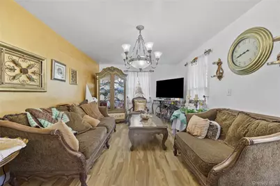 37 Okane Street, Central Islip, NY 11722 - Photo 9