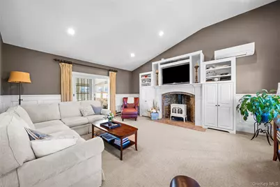 85 Fairview Avenue, Bayport, NY 11705 - Photo 13