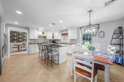 85 Fairview Avenue, Bayport, NY 11705 - Photo 9