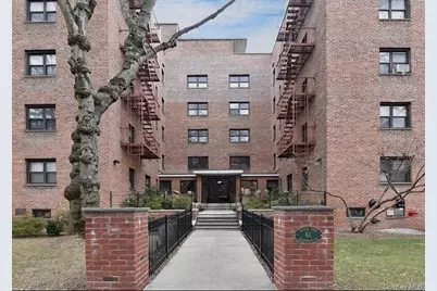 61 White Oak Street #3A, New Rochelle, NY 10801 - Photo 1