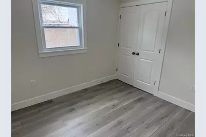 1052 Bay Shore Avenue, Bay Shore, NY 11706 - Photo 23