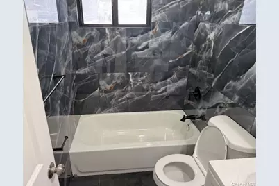 1052 Bay Shore Avenue, Bay Shore, NY 11706 - Photo 21