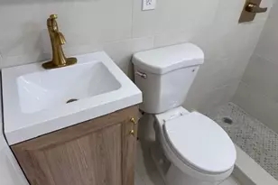 1052 Bay Shore Ave, Bay Shore, NY 11706 - Photo 31