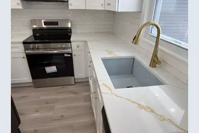 1052 Bay Shore Avenue, Bay Shore, NY 11706 - Photo 3