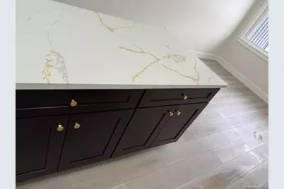 1052 Bay Shore Avenue, Bay Shore, NY 11706 - Photo 37