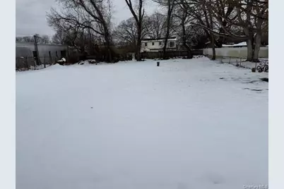 1052 Bay Shore Avenue, Bay Shore, NY 11706 - Photo 41