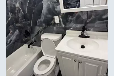 1052 Bay Shore Avenue, Bay Shore, NY 11706 - Photo 19