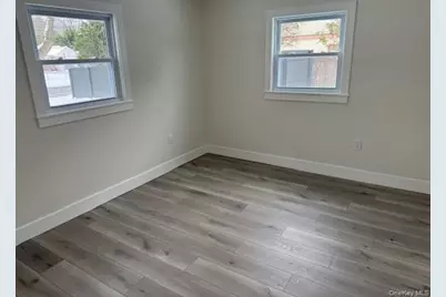 1052 Bay Shore Avenue, Bay Shore, NY 11706 - Photo 25