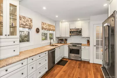 16 Cliff Way, Port Washington, NY 11050 - Photo 11