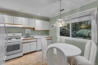 101 Dari Drive, Holbrook, NY 11741 - Photo 7