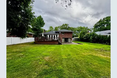 26 Canterbury Road, Woodbury, NY 11797 - Photo 17