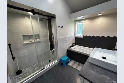 26 Canterbury Road, Woodbury, NY 11797 - Photo 7