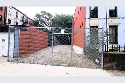 9 Marconi Place, Brooklyn, NY 11233 - Photo 9