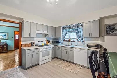 15411 Willets Point Boulevard, Whitestone, NY 11357 - Photo 9