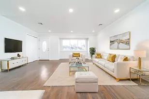 8 Spector Ln, Plainview, NY 11803 - Photo 5