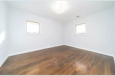 8 Spector Lane, Plainview, NY 11803 - Photo 9