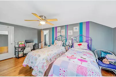 64 E Chester Street, Valley Stream, NY 11580 - Photo 13