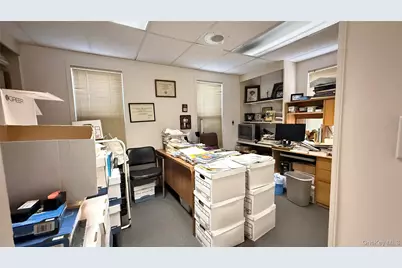 982 Roanoke Avenue, Riverhead, NY 11901 - Photo 13