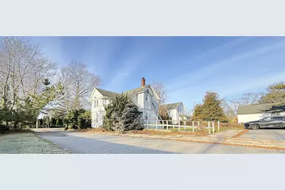 982 Roanoke Avenue, Riverhead, NY 11901 - Photo 3