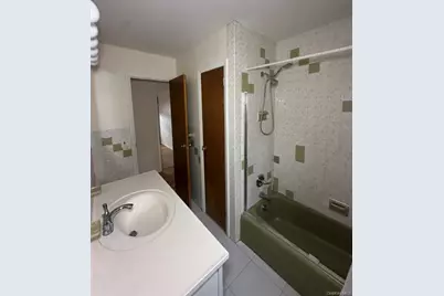 29 Hendrick Avenue #B (upper), Glen Cove, NY 11542 - Photo 7