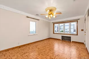 203 Pershing Pkwy, Mineola, NY 11501 - Photo 5