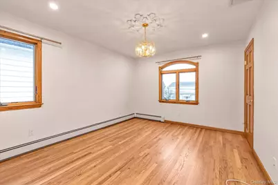 203 Pershing Parkway, Mineola, NY 11501 - Photo 9