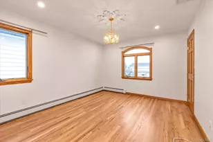 203 Pershing Pkwy, Mineola, NY 11501 - Photo 9