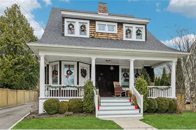 27 Hewlett Court, Babylon, NY 11702 - Photo 3