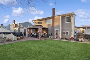 14 Blanchard St, West Babylon, NY 11704 - Photo 17