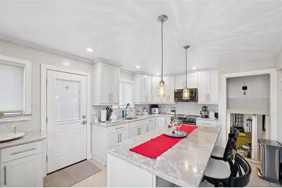 14 Blanchard Street, West Babylon, NY 11704 - Photo 5