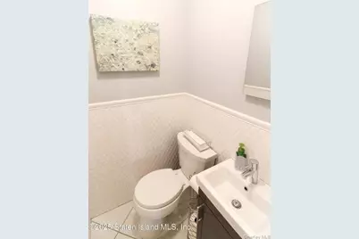 135 Freedom Ave, New York, NY 10314 - Photo 9