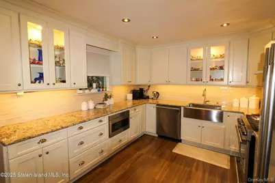 135 Freedom Ave, New York, NY 10314 - Photo 3