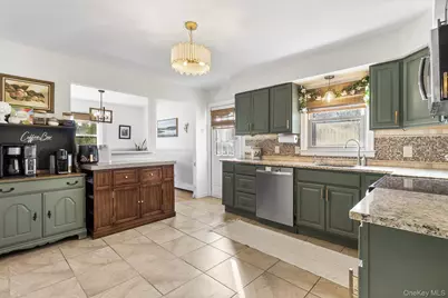 24 Parkside Avenue, Miller Place, NY 11764 - Photo 7