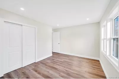 110 Monroe Avenue, Patchogue, NY 11772 - Photo 21