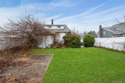 188 Woodside Avenue, Freeport, NY 11520 - Photo 19