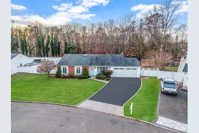 32 San Rafael Avenue, Holbrook, NY 11741 - Photo 5