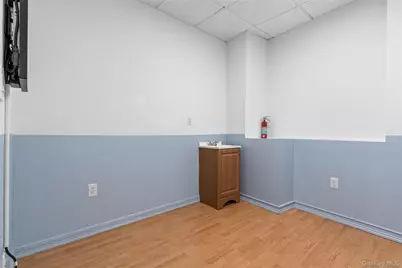 12115 Jamaica Avenue, Richmond Hill, NY 11418 - Photo 9