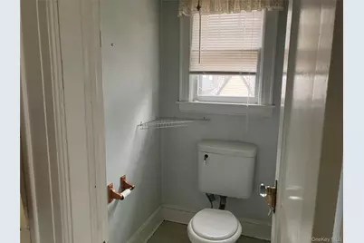 4627 Jayson Avenue, Great Neck, NY 11020 - Photo 11