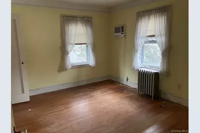 4627 Jayson Avenue, Great Neck, NY 11020 - Photo 17