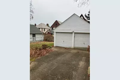 4627 Jayson Avenue, Great Neck, NY 11020 - Photo 3