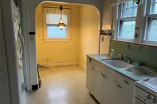 4627 Jayson Ave, Great Neck, NY 11020 - Photo 13